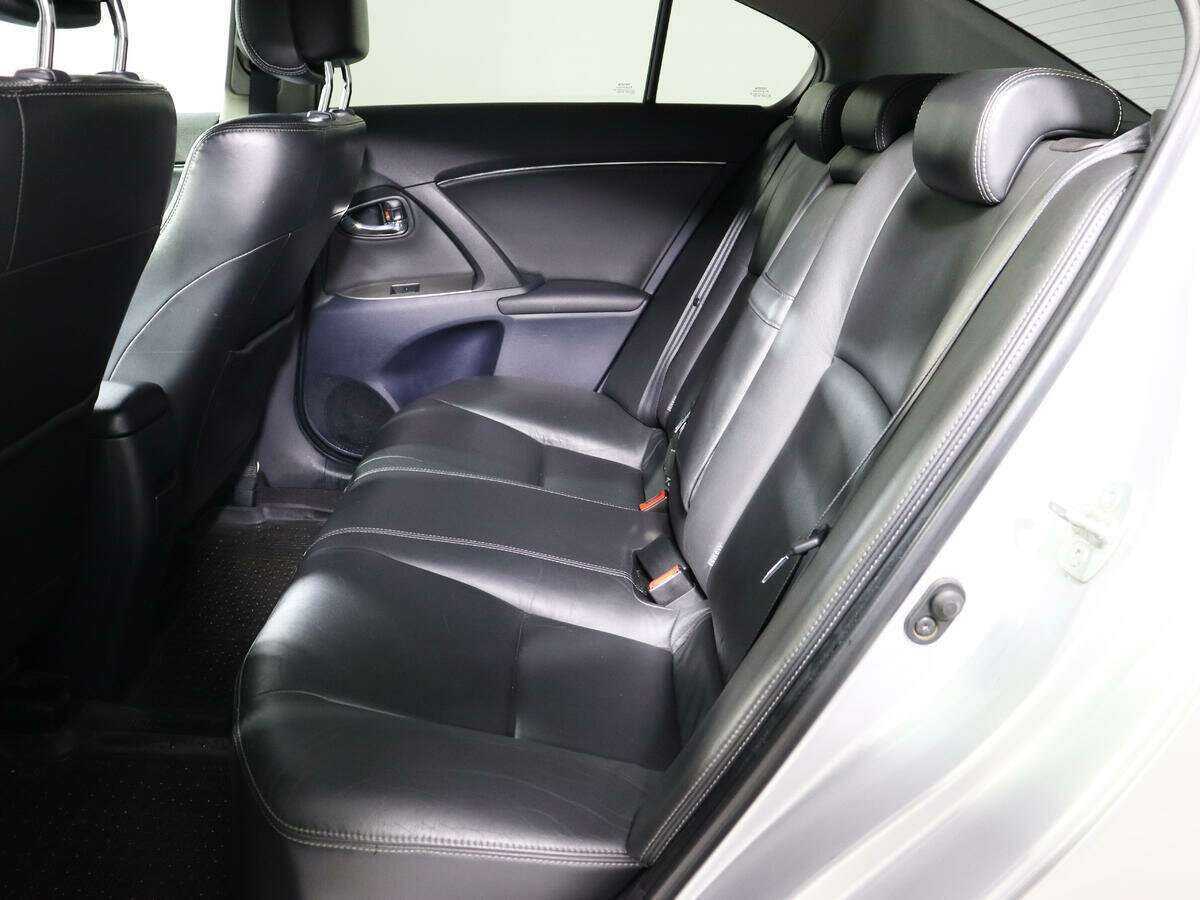 Toyota Avensis с пробегом — 2011 год. Фото: #5