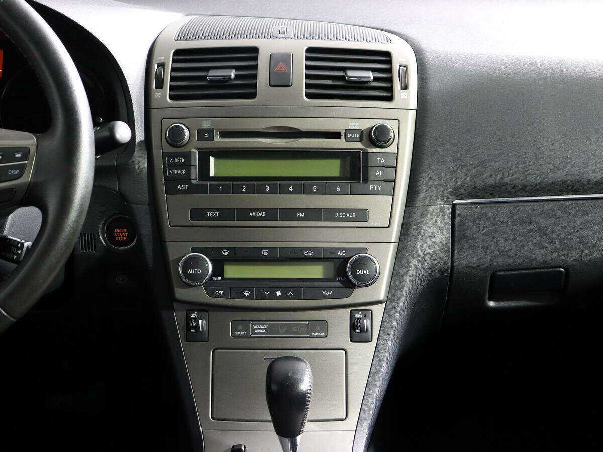 Toyota Avensis с пробегом — 2011 год. Фото: #8