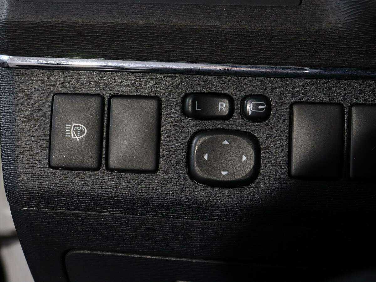 Toyota Avensis с пробегом — 2011 год. Фото: #11