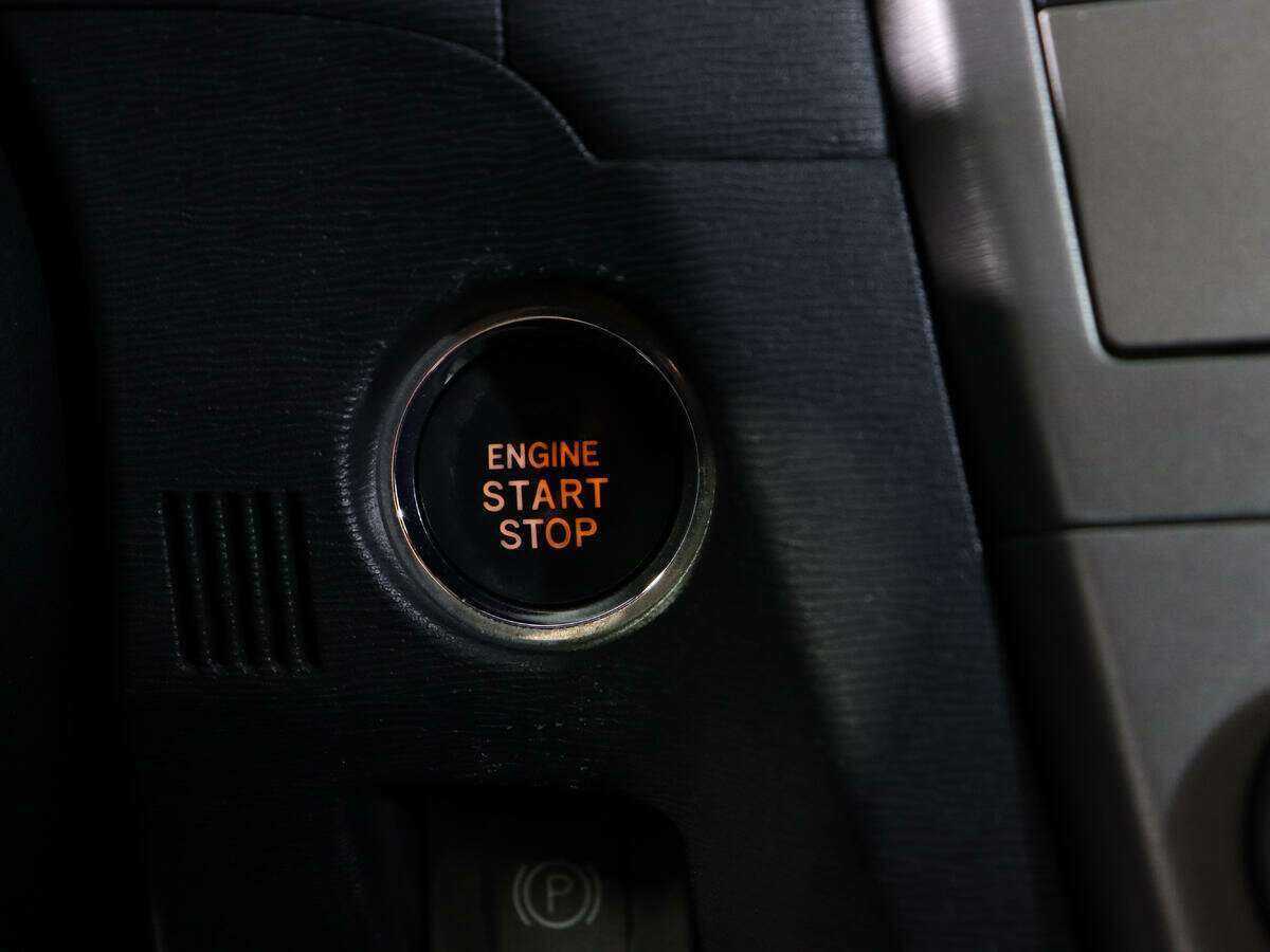 Toyota Avensis с пробегом — 2011 год. Фото: #13