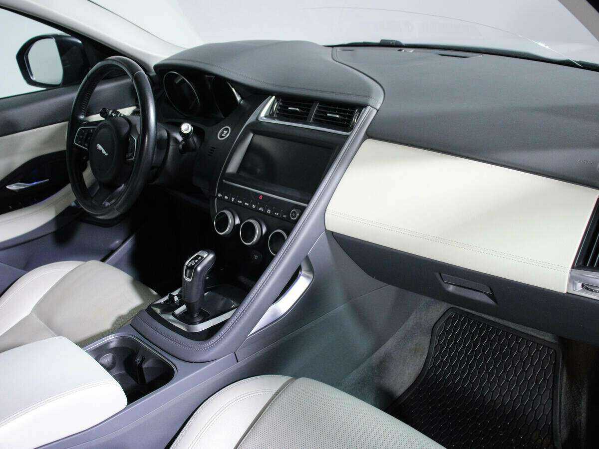 Jaguar E-Pace с пробегом — 2018 год. Фото: #6