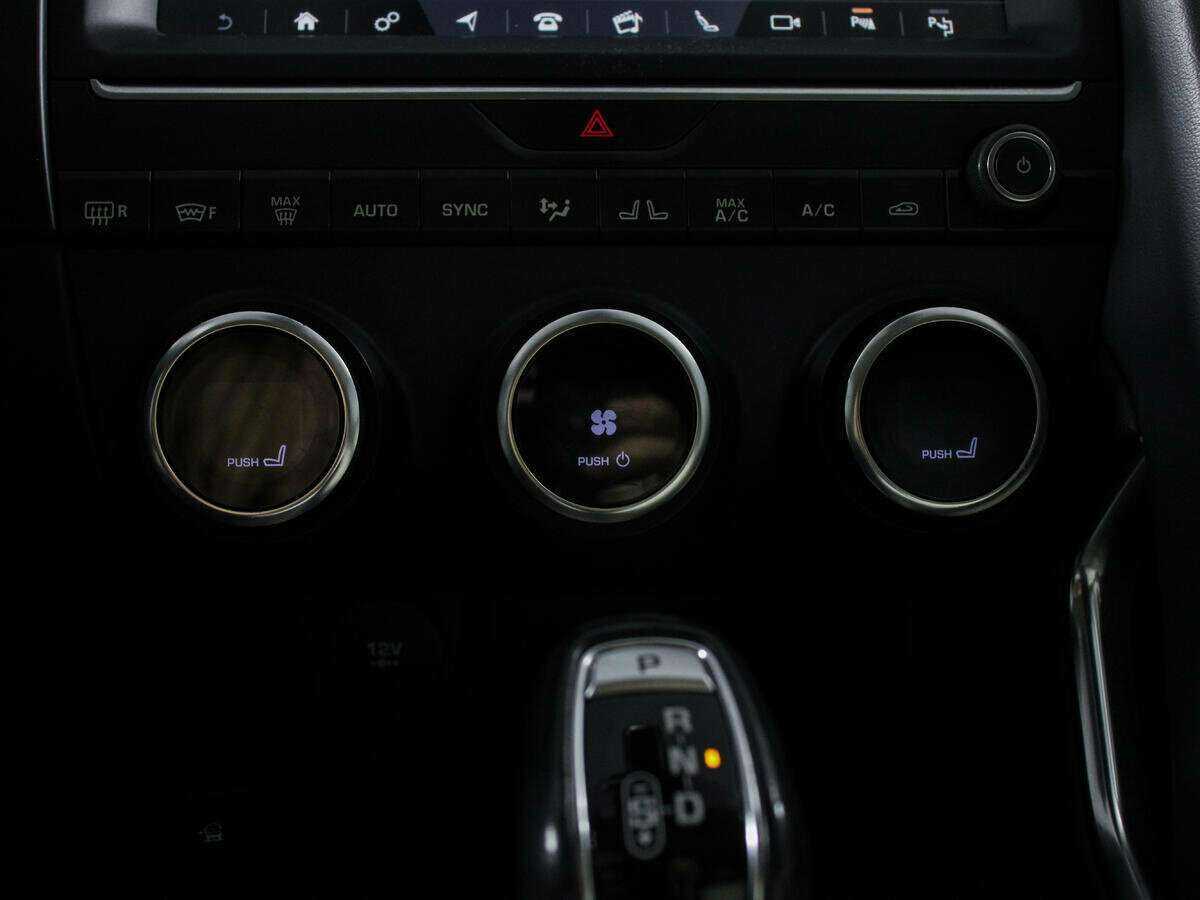 Jaguar E-Pace с пробегом — 2018 год. Фото: #15