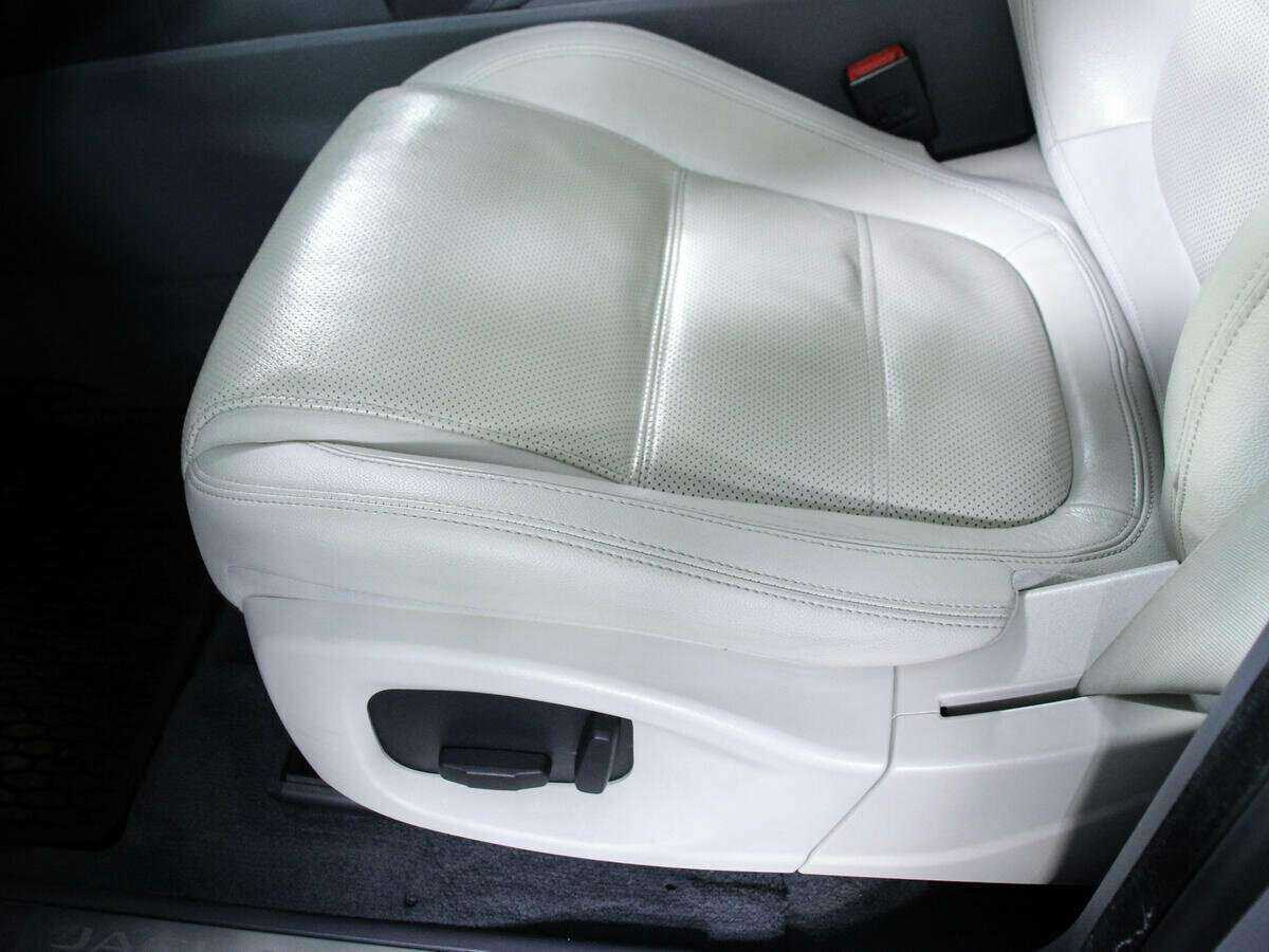 Jaguar E-Pace с пробегом — 2018 год. Фото: #18