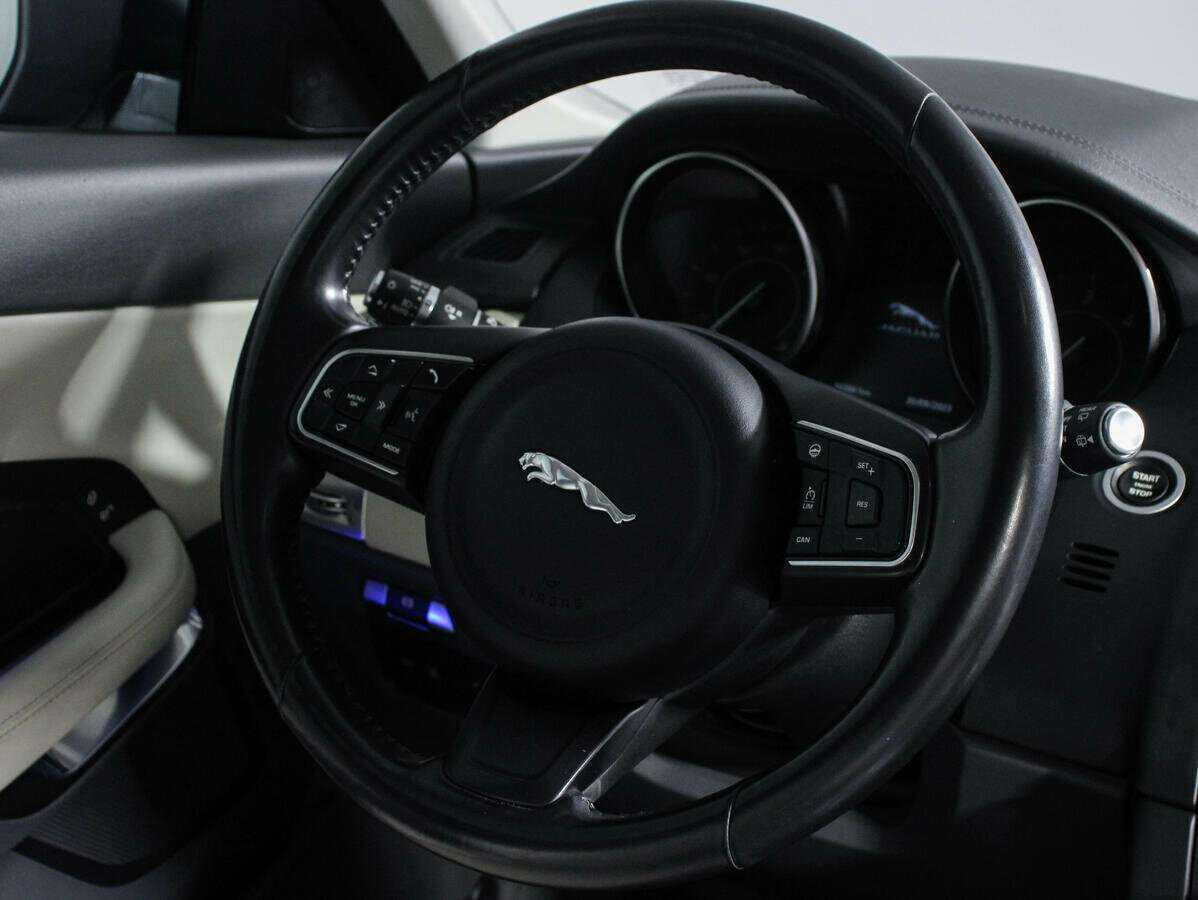 Jaguar E-Pace с пробегом — 2018 год. Фото: #19