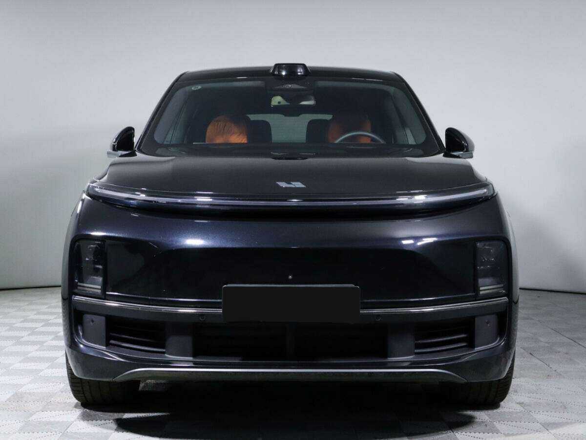 LiXiang L9 с пробегом — 2023 год. Фото: #1