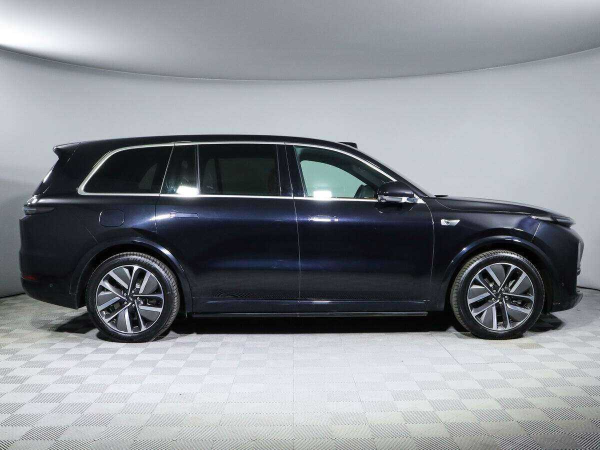 LiXiang L9 с пробегом — 2023 год. Фото: #3