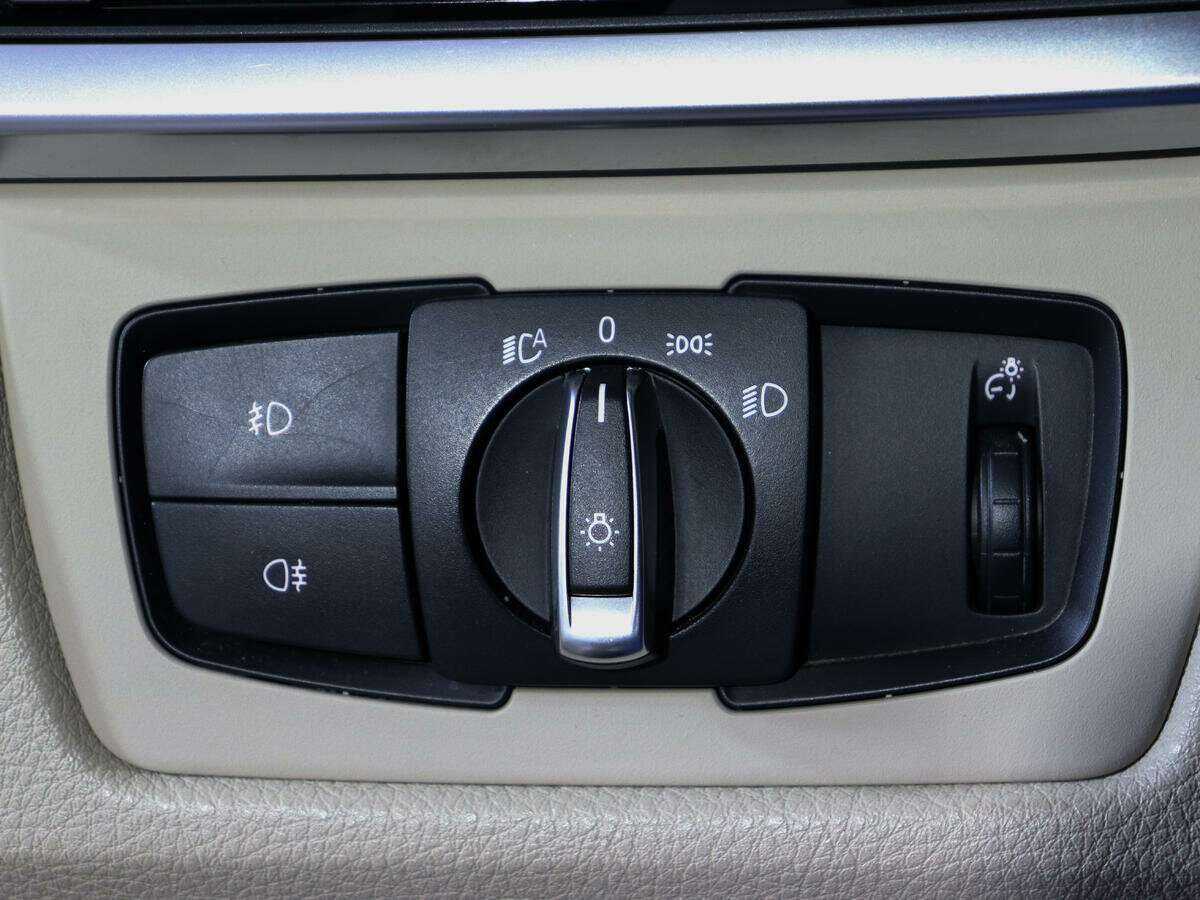 BMW 3 серии с пробегом — 2013 год. Фото: #13