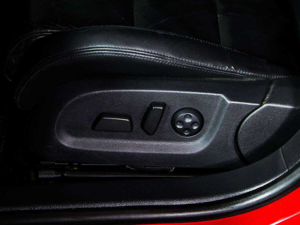 Volkswagen Golf GTI с пробегом — 2009 год. Фото: #13