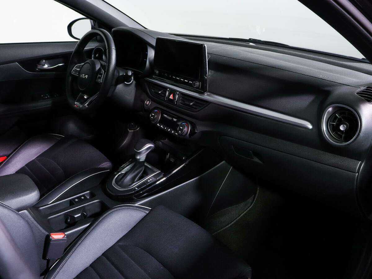 Kia Forte с пробегом — 2022 год. Фото: #5