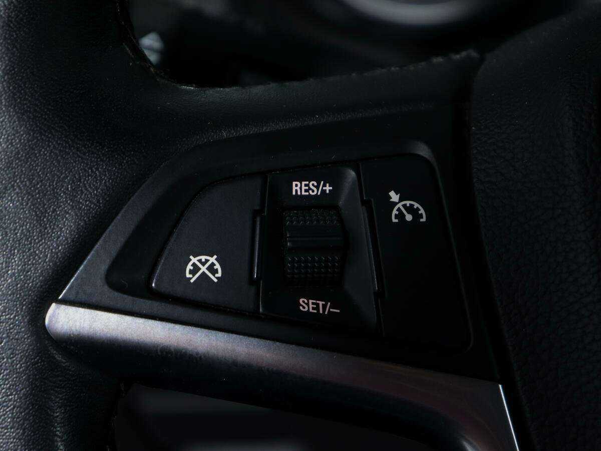 Opel Astra с пробегом — 2012 год. Фото: #16