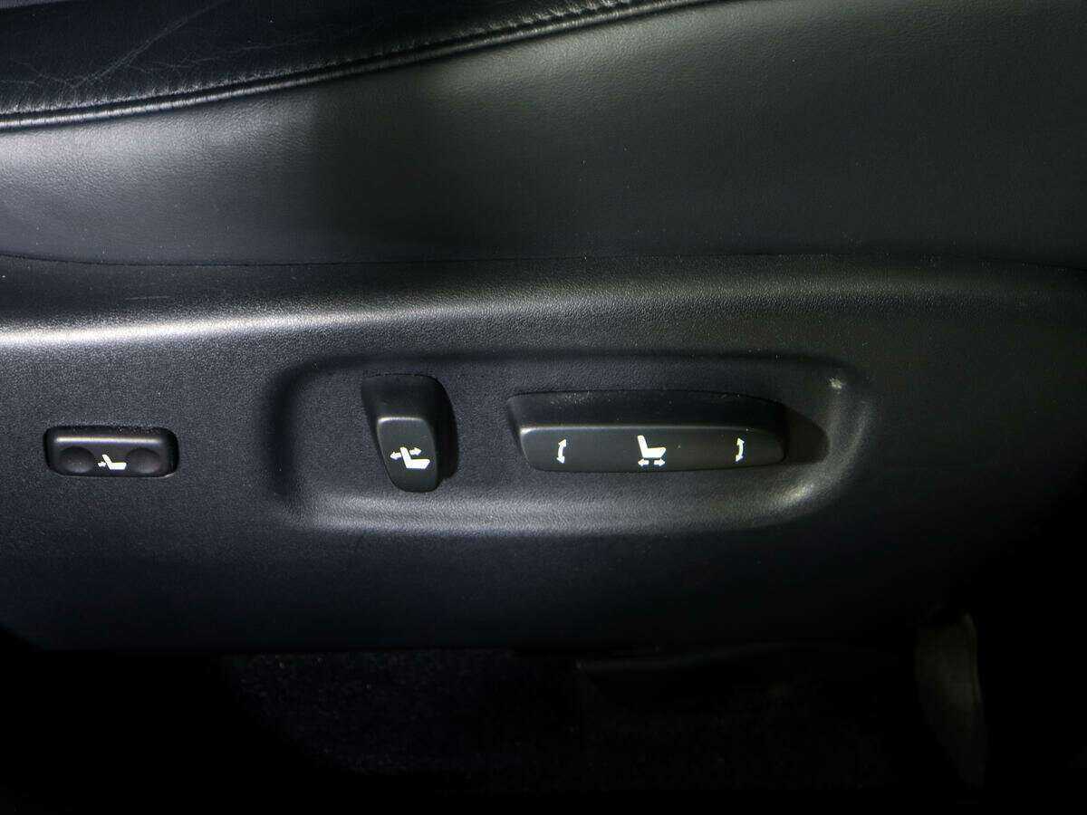 Lexus RX с пробегом — 2011 год. Фото: #11