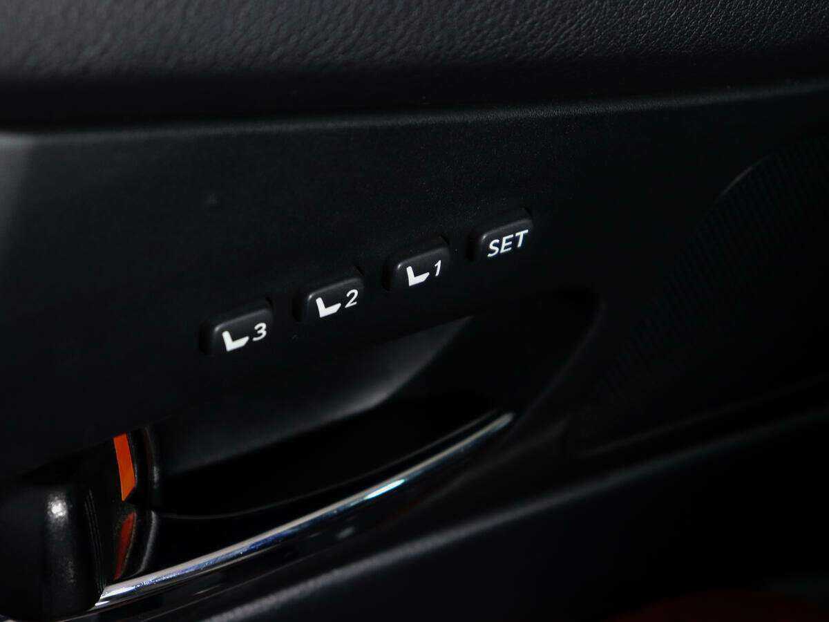 Lexus RX с пробегом — 2011 год. Фото: #14