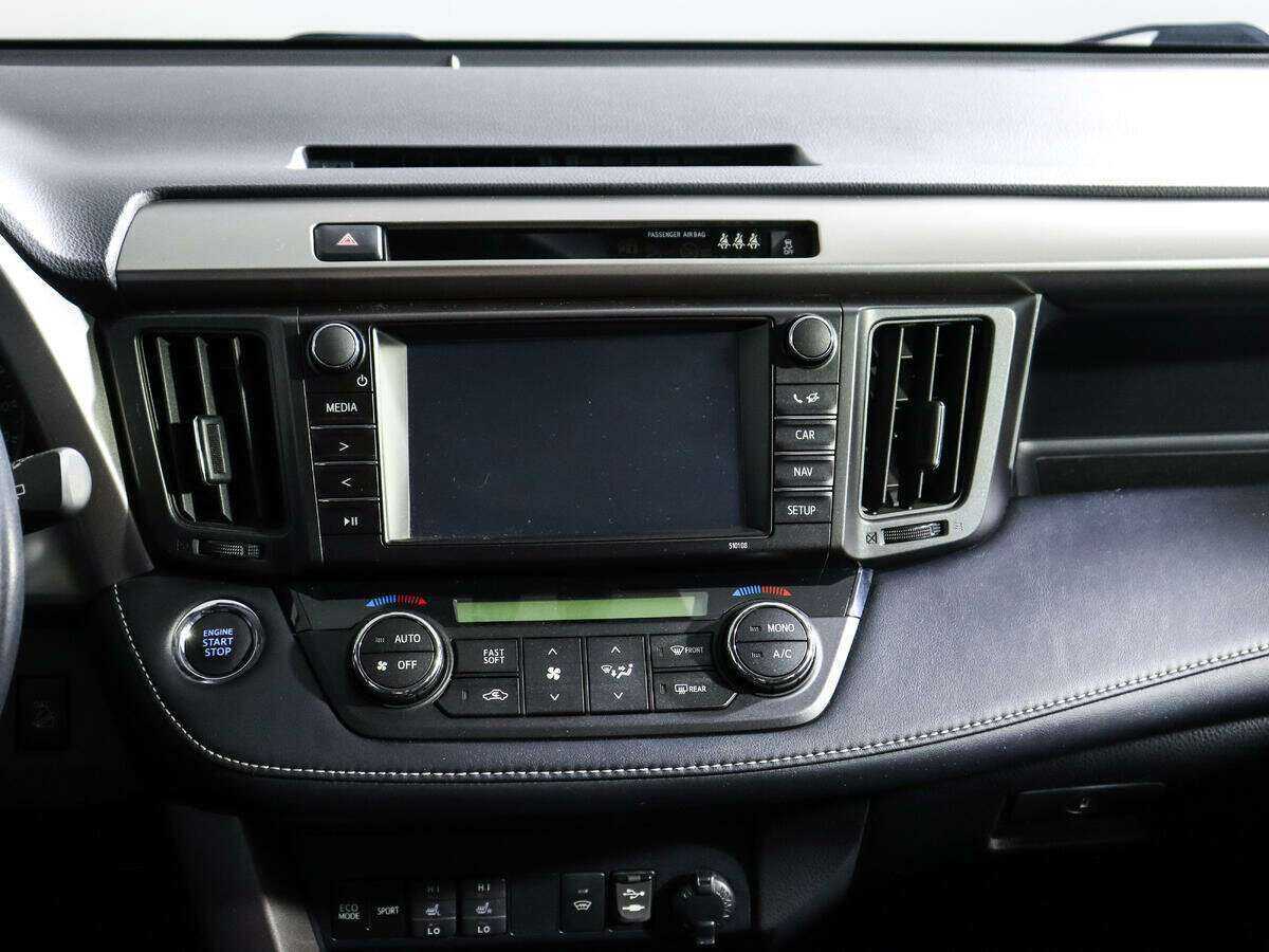 Toyota RAV4 с пробегом — 2017 год. Фото: #11