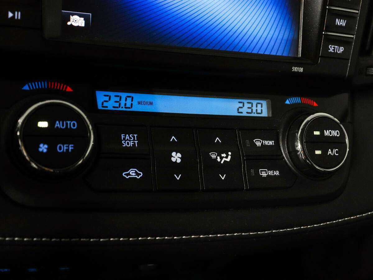 Toyota RAV4 с пробегом — 2017 год. Фото: #16