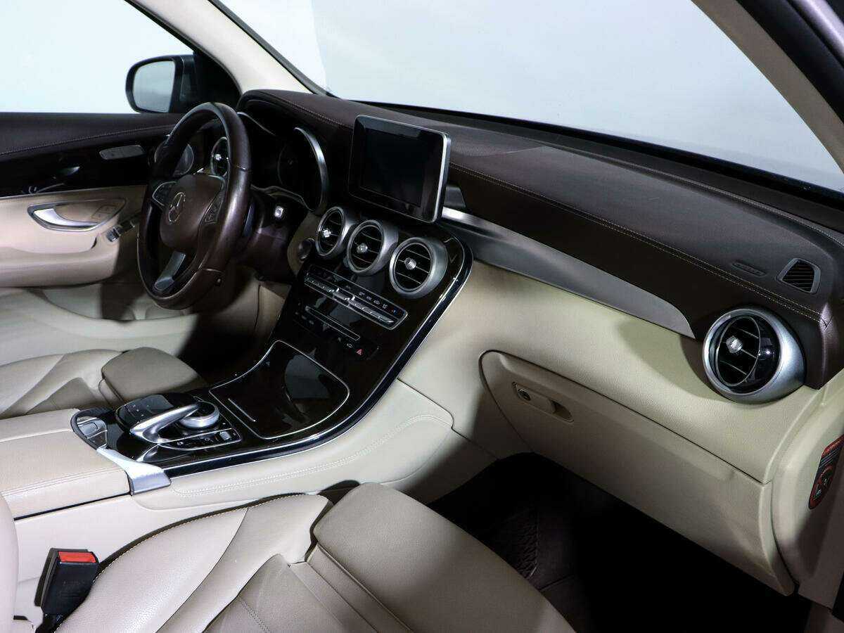 Mercedes-Benz GLC с пробегом — 2016 год. Фото: #6