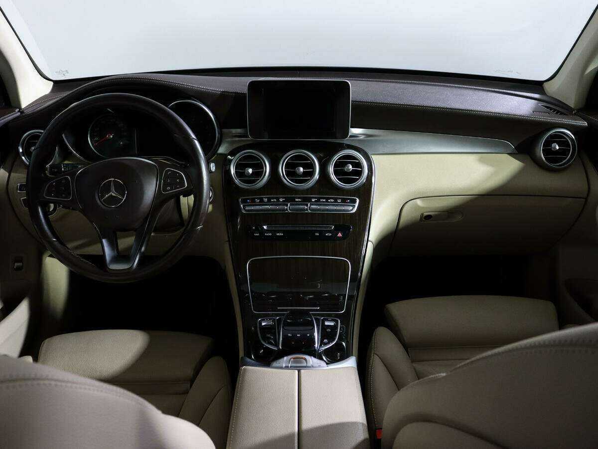 Mercedes-Benz GLC с пробегом — 2016 год. Фото: #9