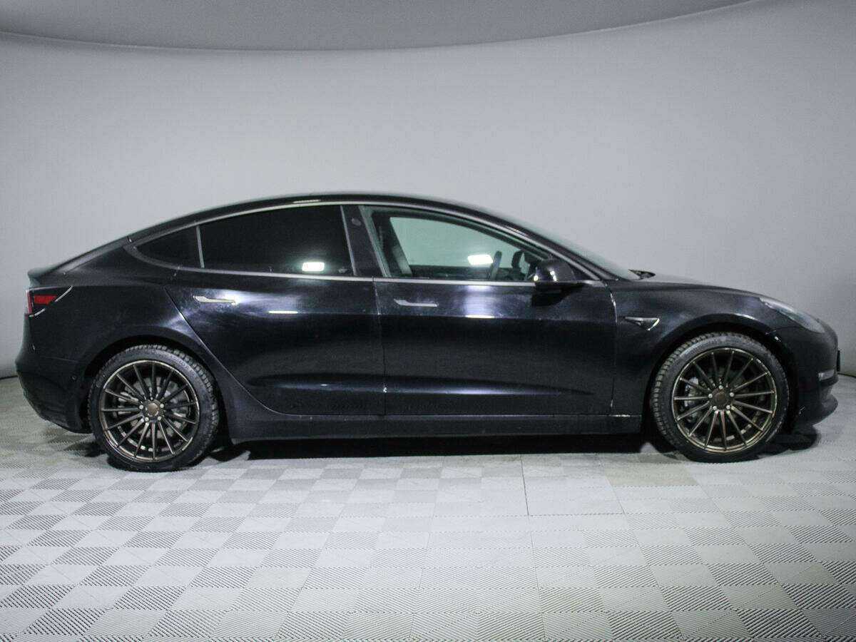 Tesla Model 3 с пробегом — 2019 год. Фото: #3