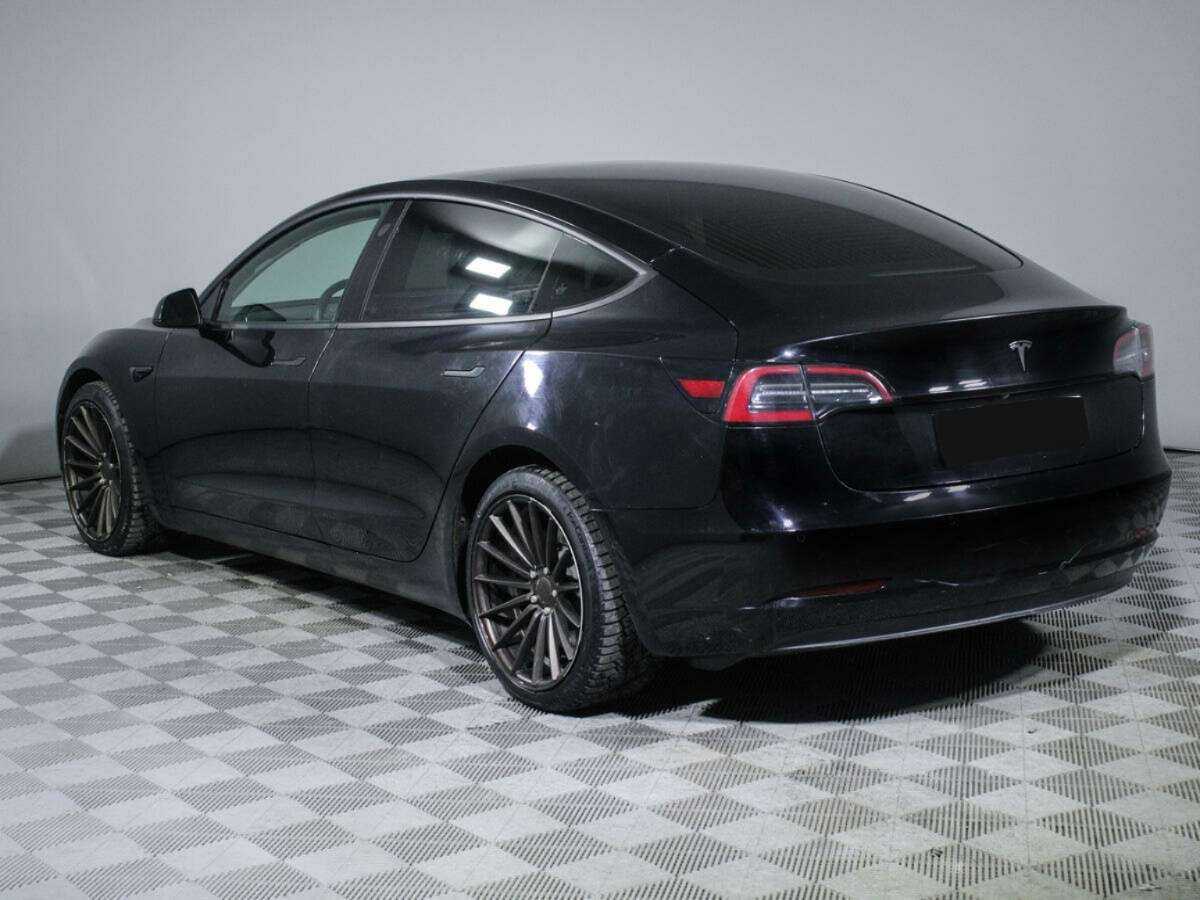 Tesla Model 3 с пробегом — 2019 год. Фото: #6