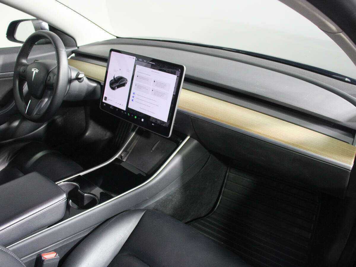 Tesla Model 3 с пробегом — 2019 год. Фото: #8