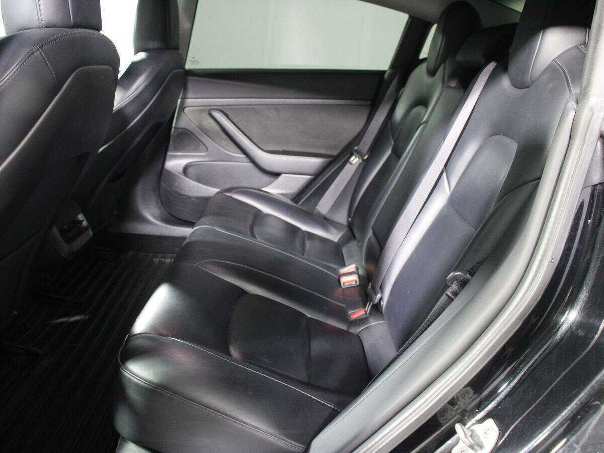 Tesla Model 3 с пробегом — 2019 год. Фото: #9