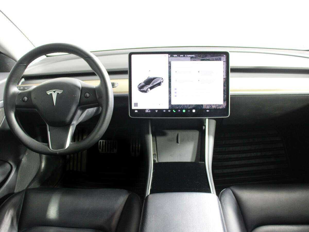 Tesla Model 3 с пробегом — 2019 год. Фото: #10