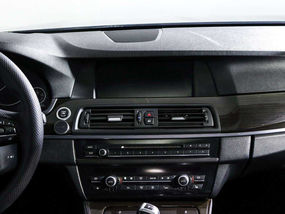 BMW 5 серии с пробегом — 2011 год. Фото: #9