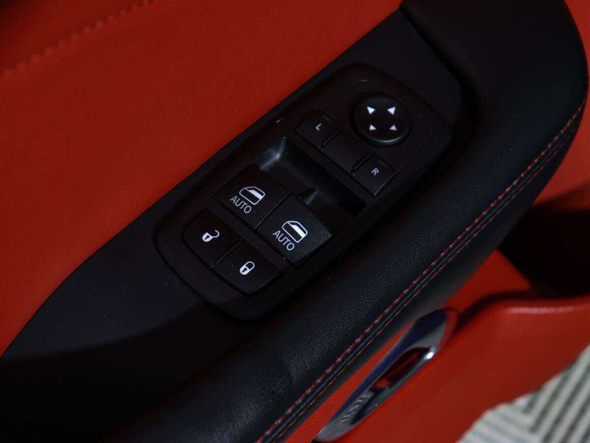 Dodge Challenger с пробегом — 2020 год. Фото: #14