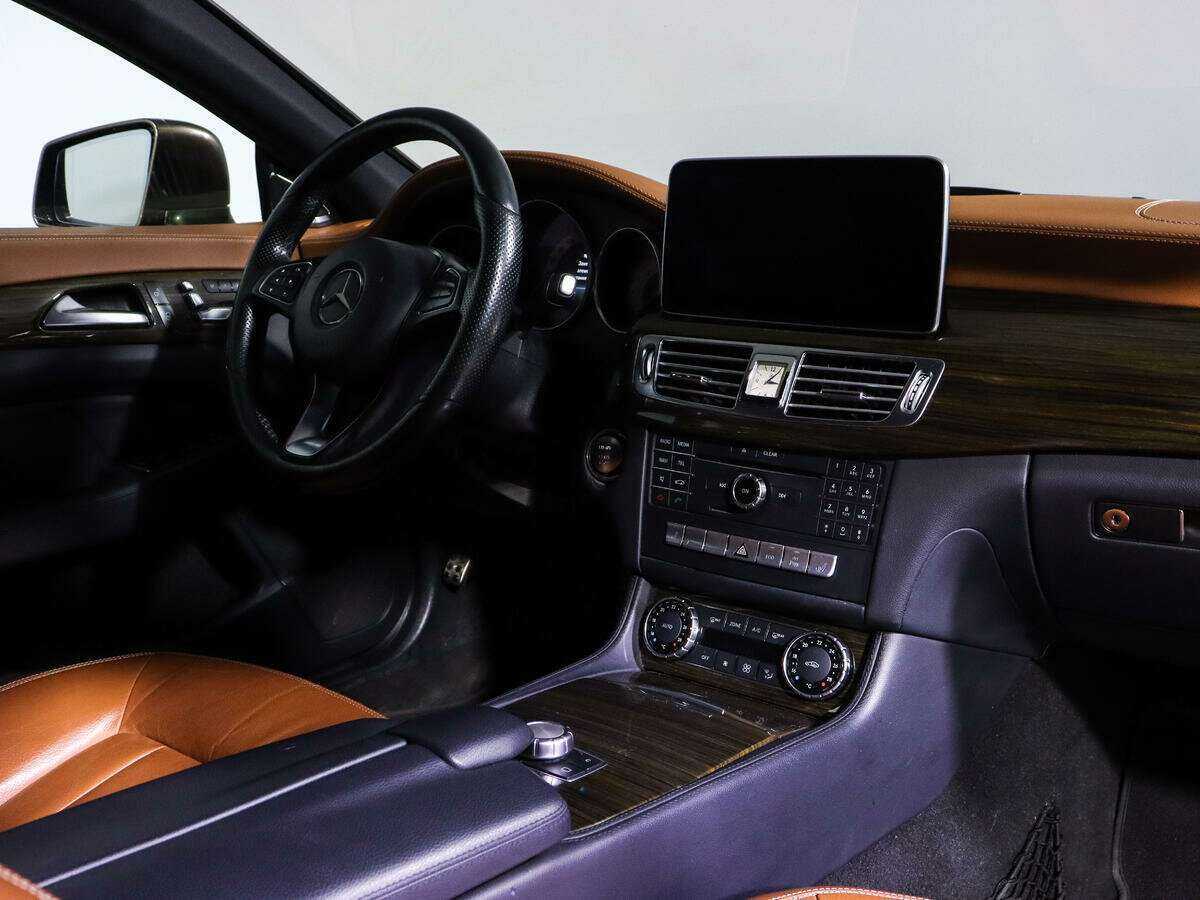 Mercedes-Benz CLS с пробегом — 2014 год. Фото: #6
