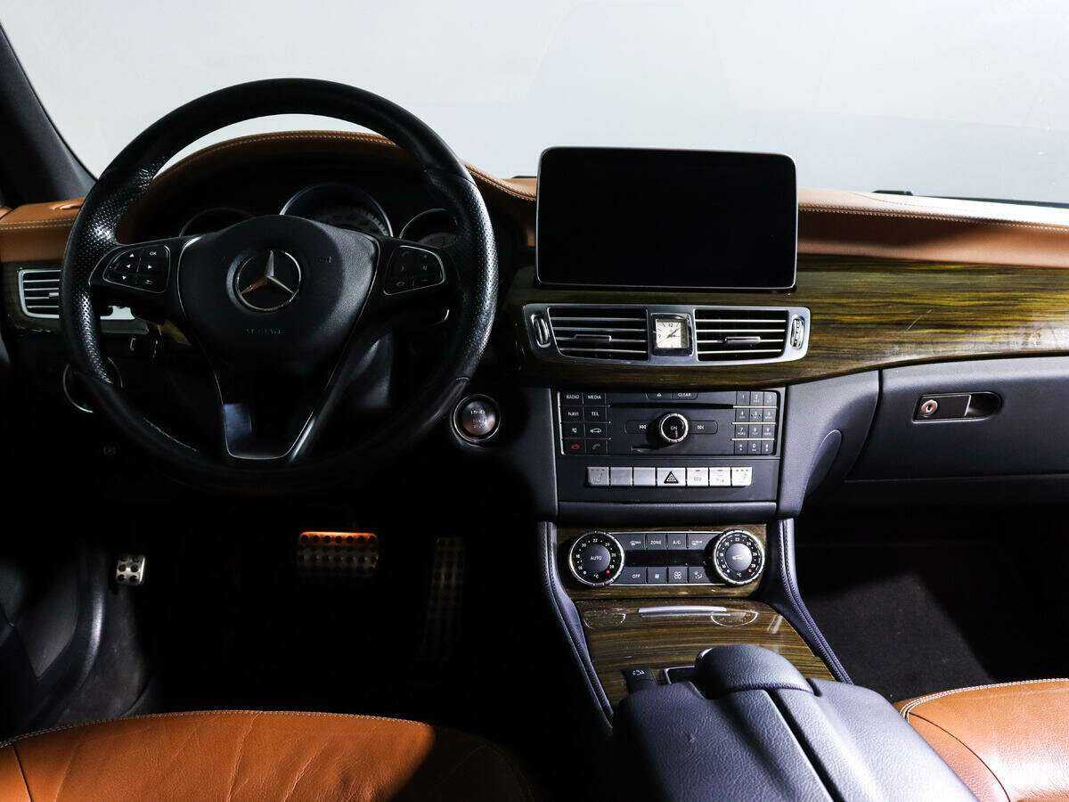 Mercedes-Benz CLS с пробегом — 2014 год. Фото: #9