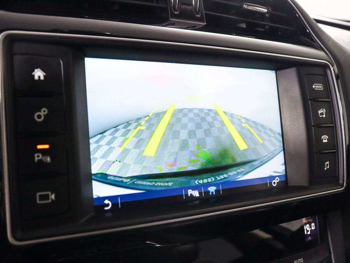 Jaguar F-Pace с пробегом — 2018 год. Фото: #15