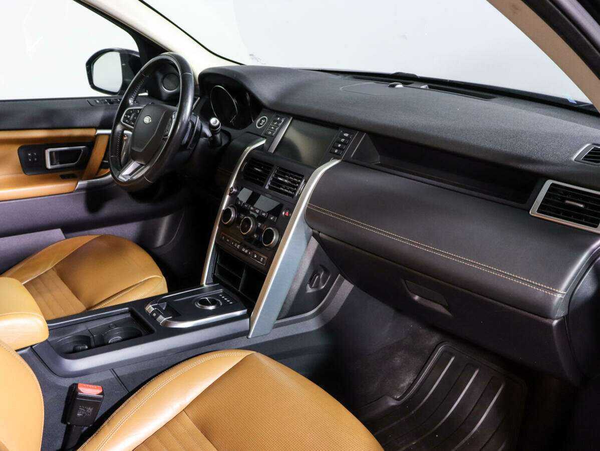 Land Rover Discovery Sport с пробегом — 2018 год. Фото: #8