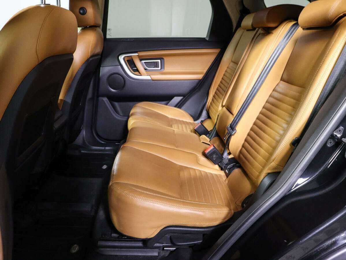Land Rover Discovery Sport с пробегом — 2018 год. Фото: #9