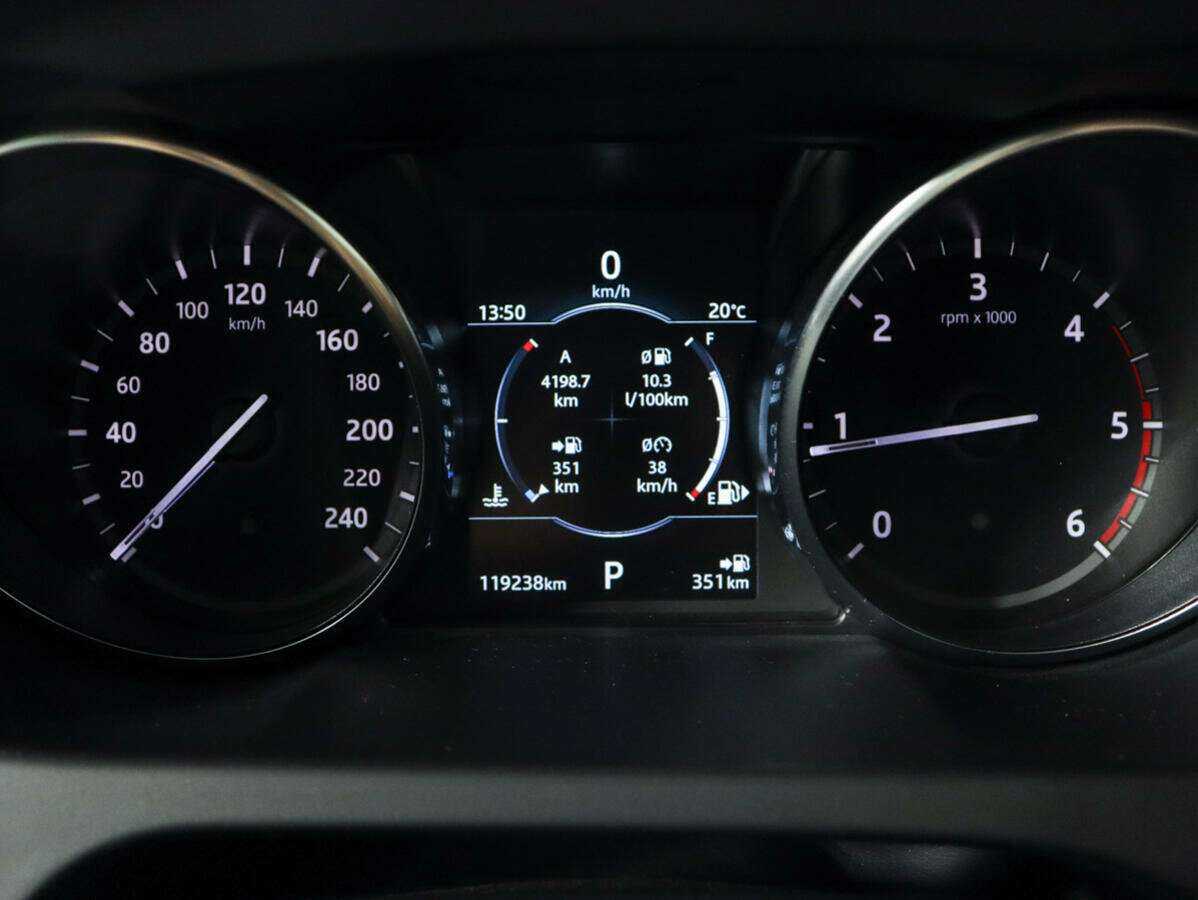 Land Rover Discovery Sport с пробегом — 2018 год. Фото: #10