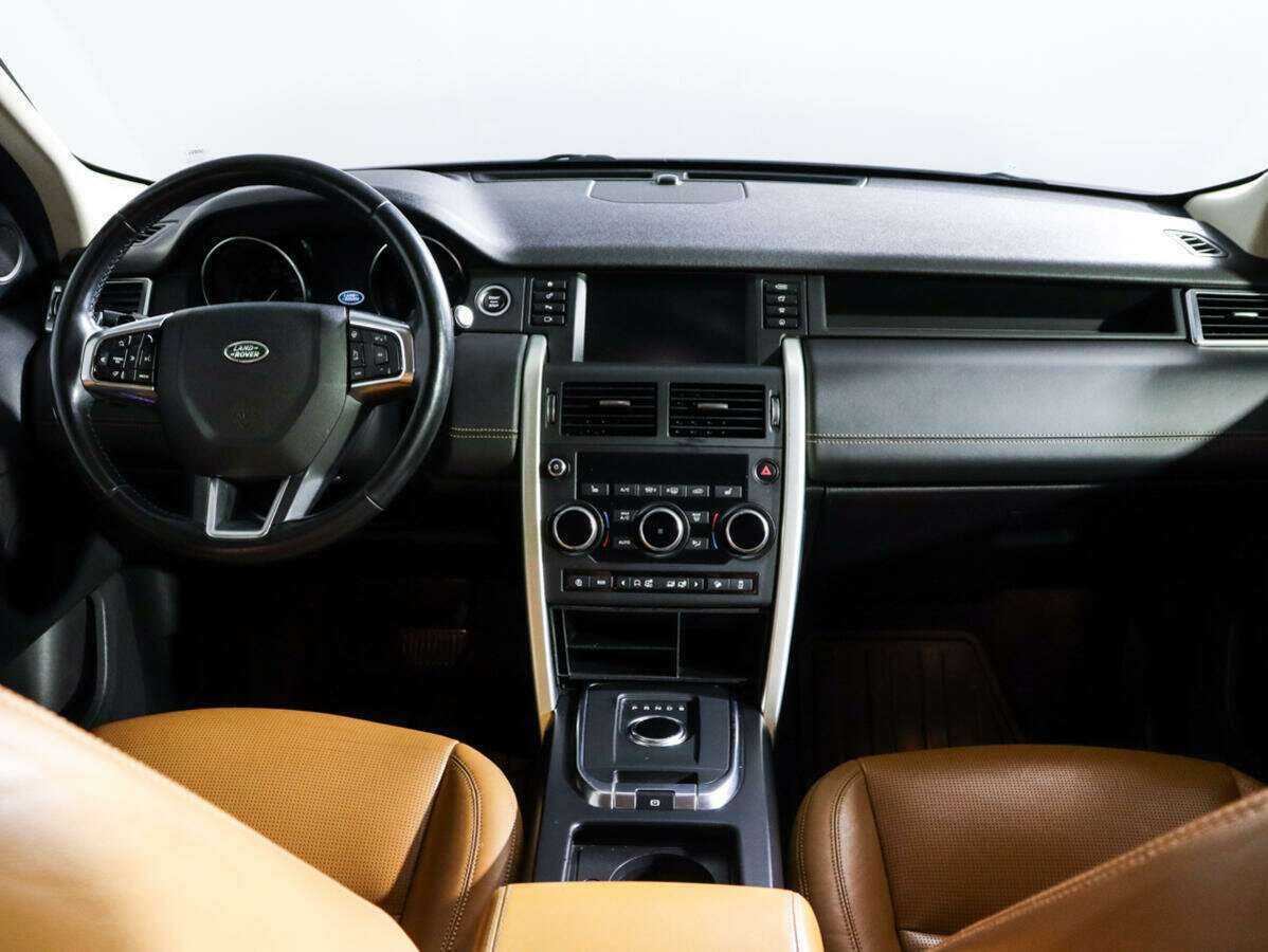 Land Rover Discovery Sport с пробегом — 2018 год. Фото: #11