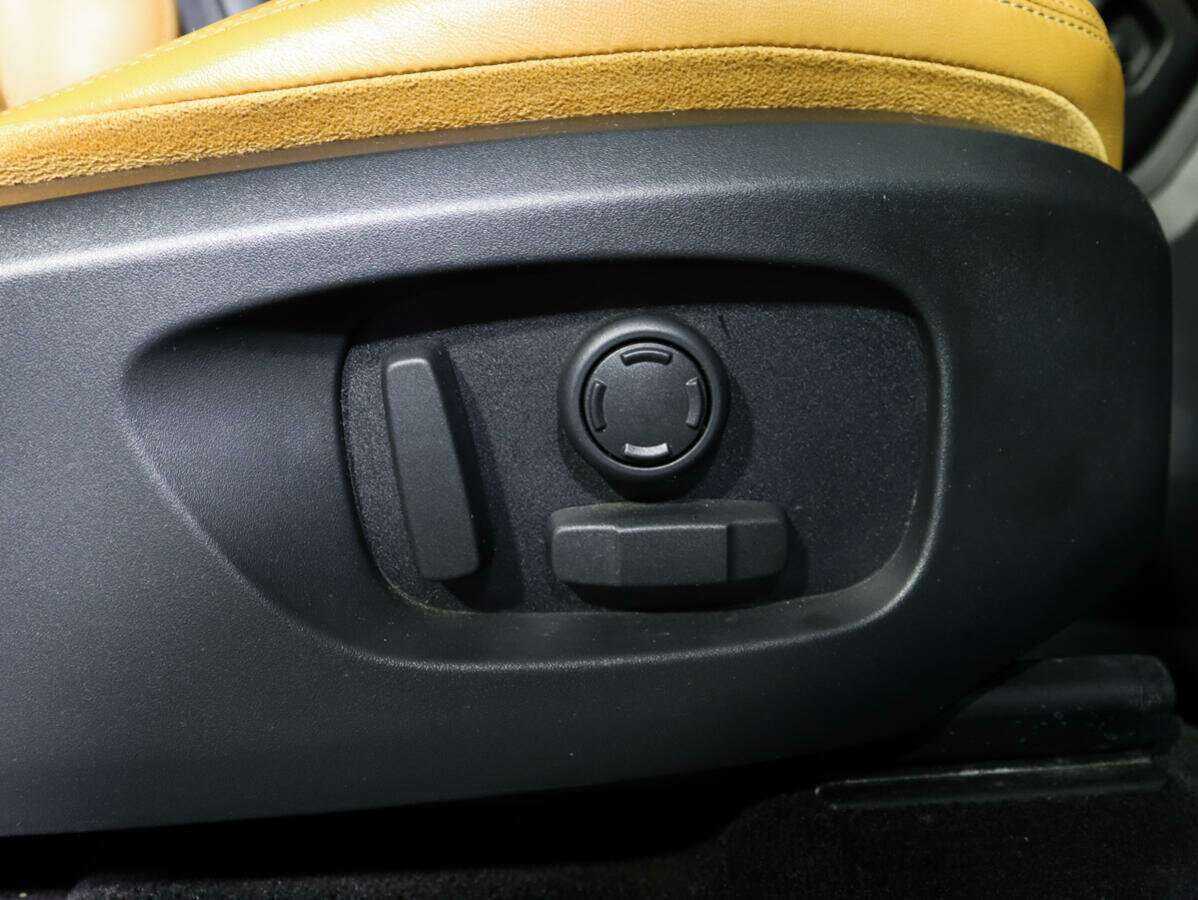 Land Rover Discovery Sport с пробегом — 2018 год. Фото: #15