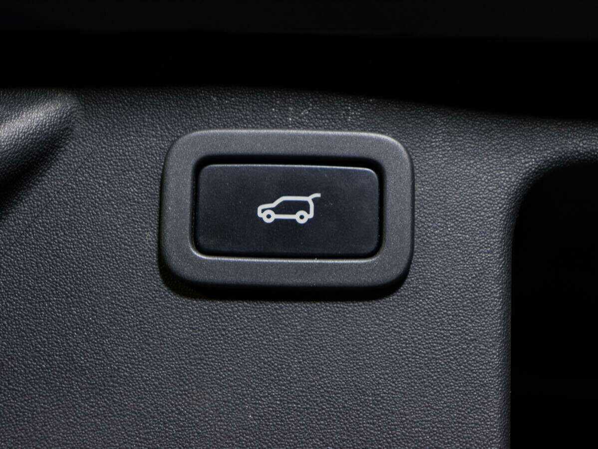 Land Rover Discovery Sport с пробегом — 2018 год. Фото: #16