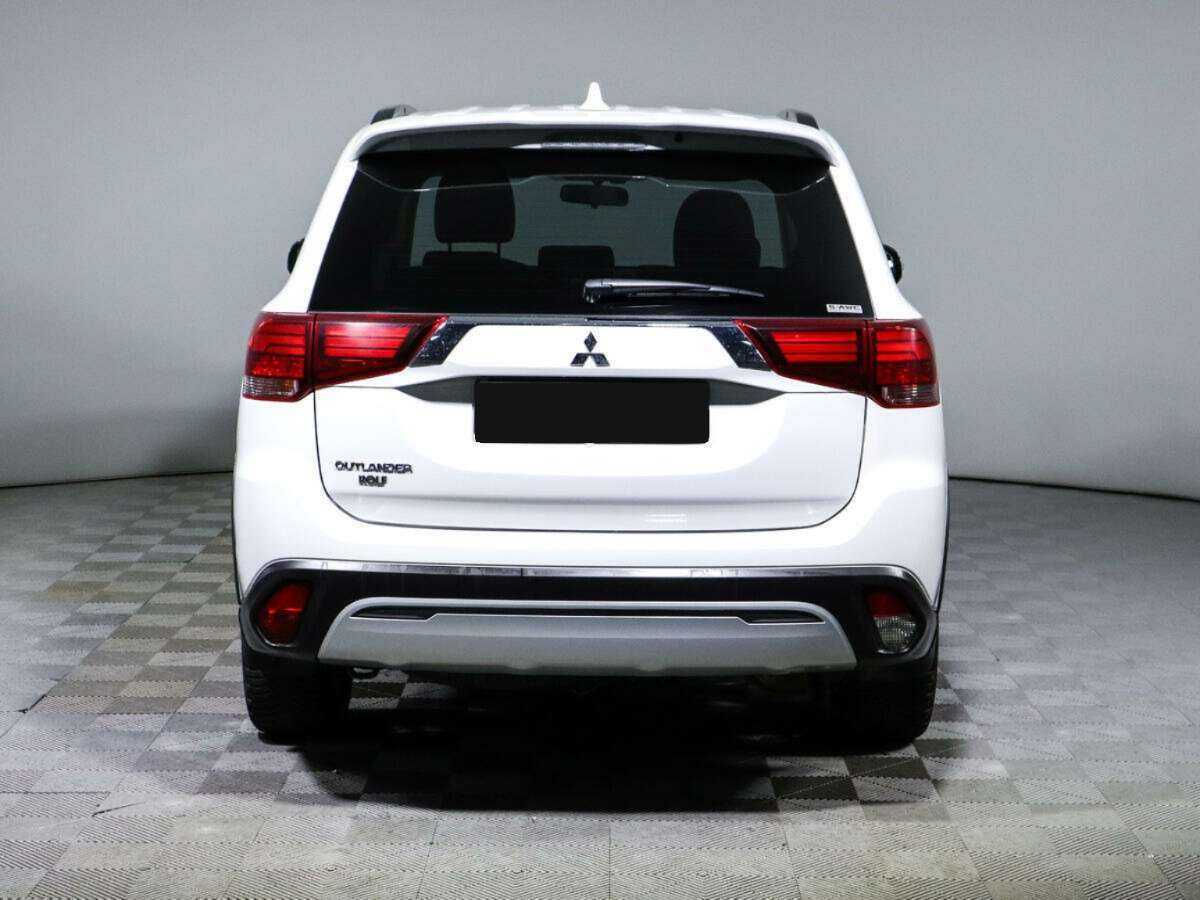 Mitsubishi Outlander с пробегом — 2022 год. Фото: #5