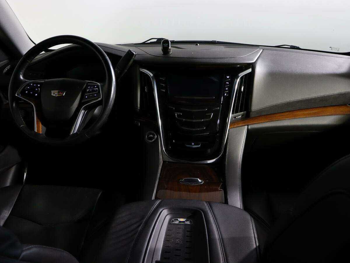 Cadillac Escalade с пробегом — 2015 год. Фото: #8