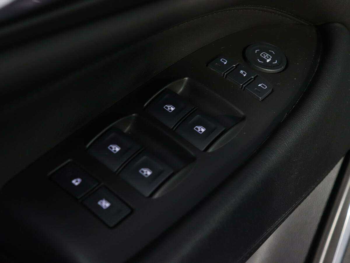 Cadillac Escalade с пробегом — 2015 год. Фото: #13