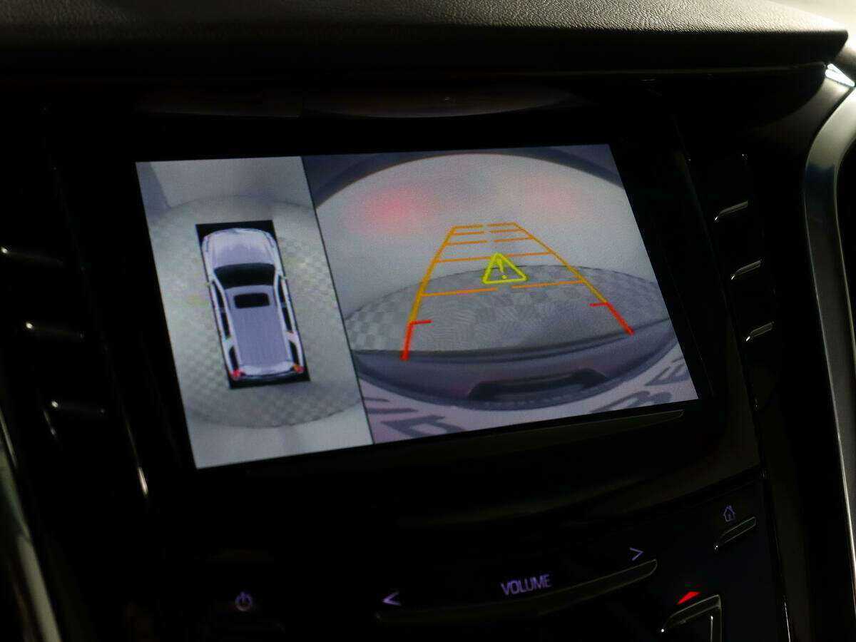 Cadillac Escalade с пробегом — 2015 год. Фото: #18