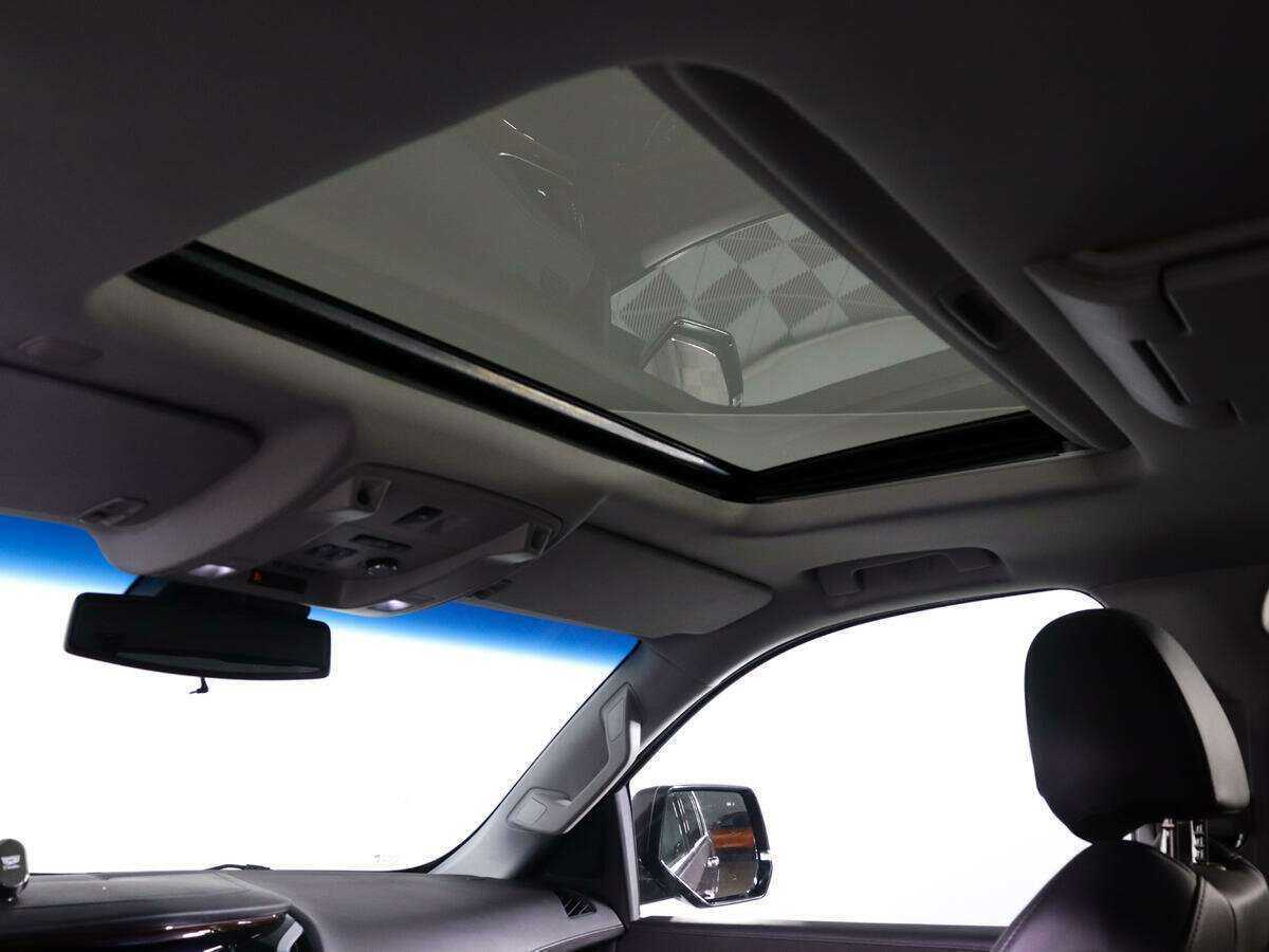 Cadillac Escalade с пробегом — 2015 год. Фото: #20