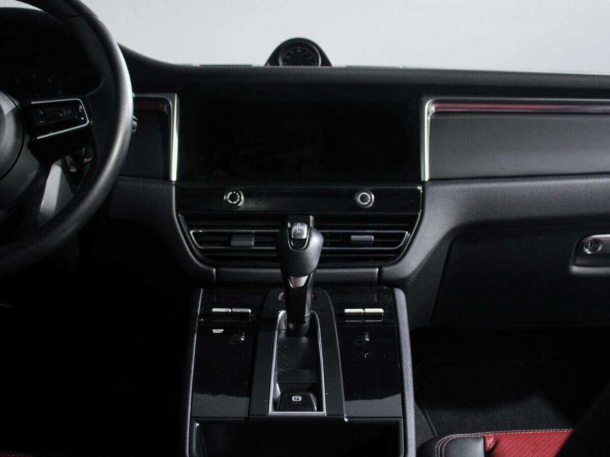 Porsche Macan с пробегом — 2022 год. Фото: #10