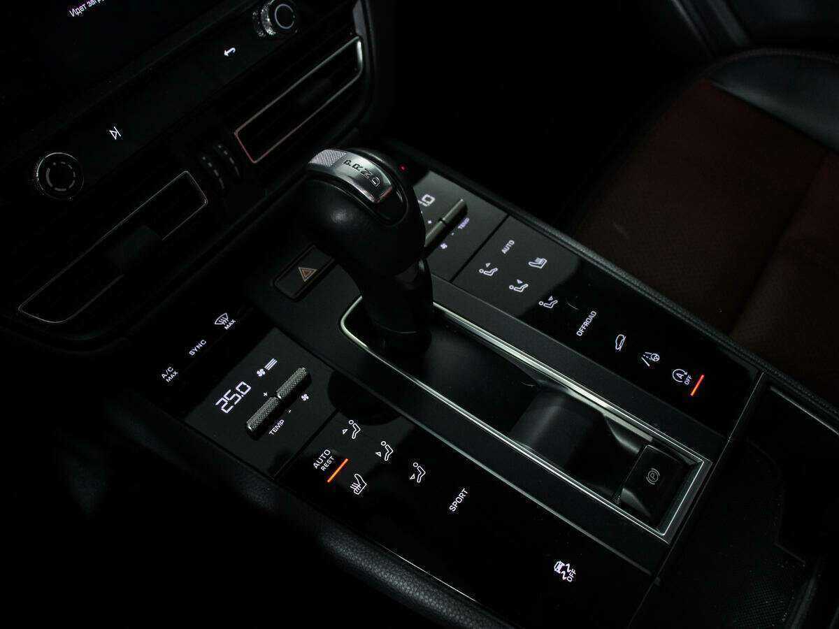 Porsche Macan с пробегом — 2022 год. Фото: #14