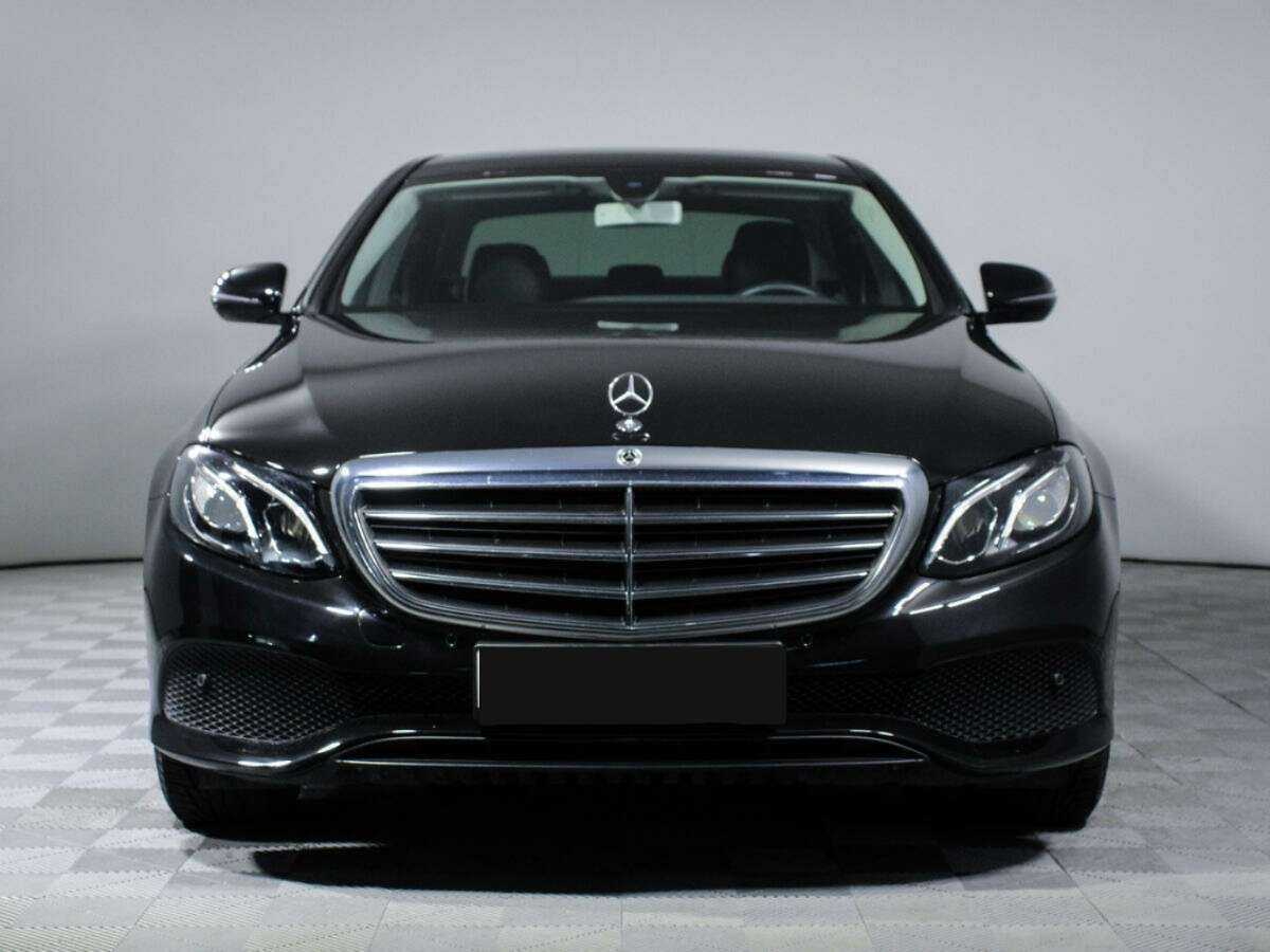 Mercedes-Benz E-Класс с пробегом — 2018 год. Фото: #1