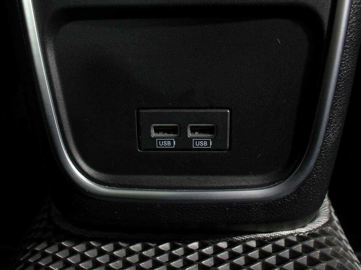 Dodge Charger с пробегом — 2020 год. Фото: #10