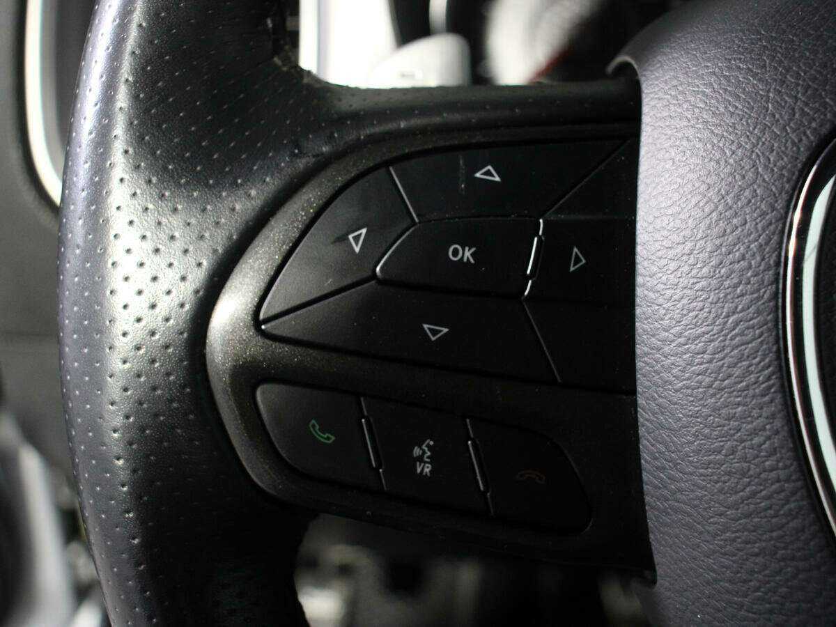 Dodge Charger с пробегом — 2020 год. Фото: #17