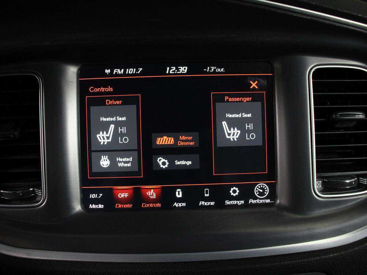 Dodge Charger с пробегом — 2020 год. Фото: #28