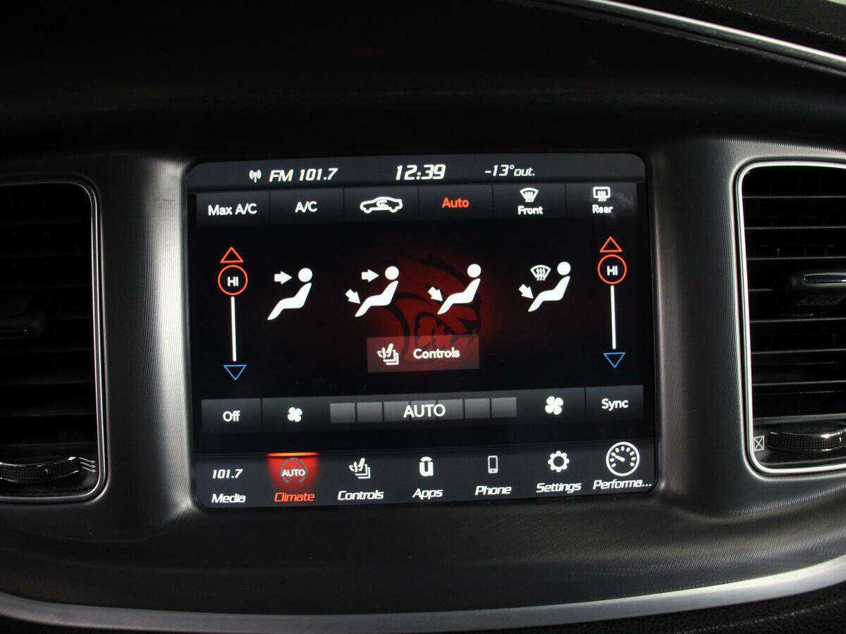 Dodge Charger с пробегом — 2020 год. Фото: #29