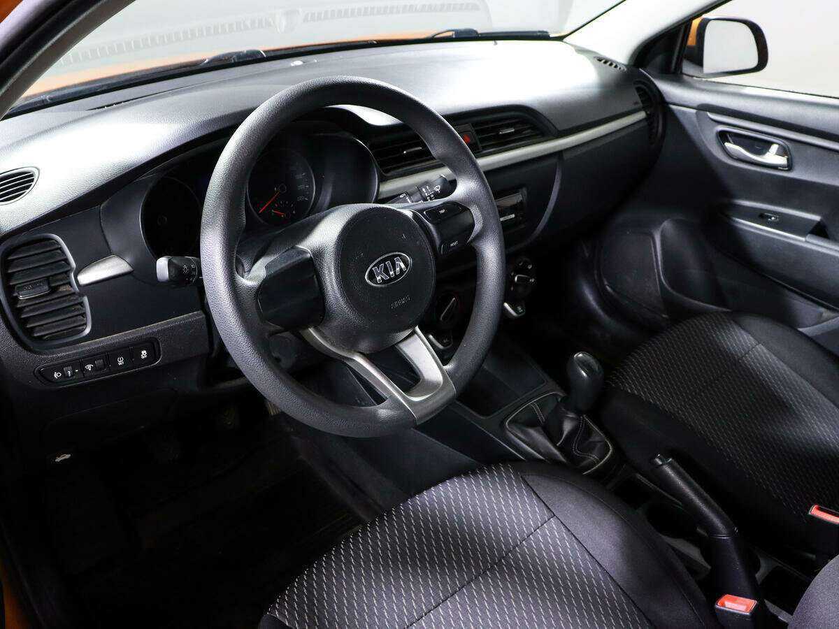 Kia Rio с пробегом — 2017 год. Фото: #11