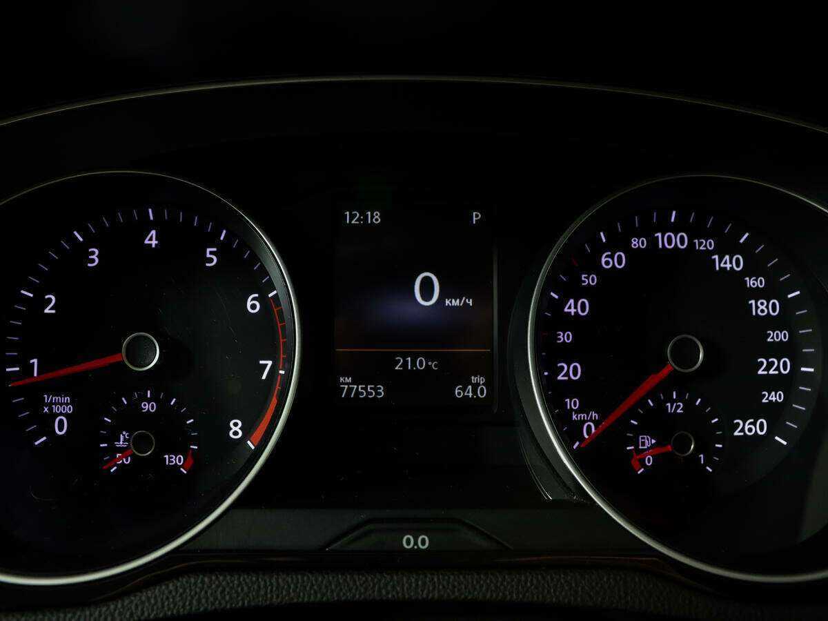 Volkswagen Passat с пробегом — 2015 год. Фото: #10